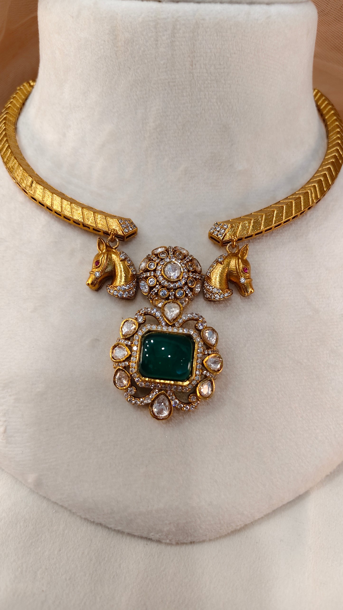 Moissanite Emerald Hasli Choker Set-G426200
