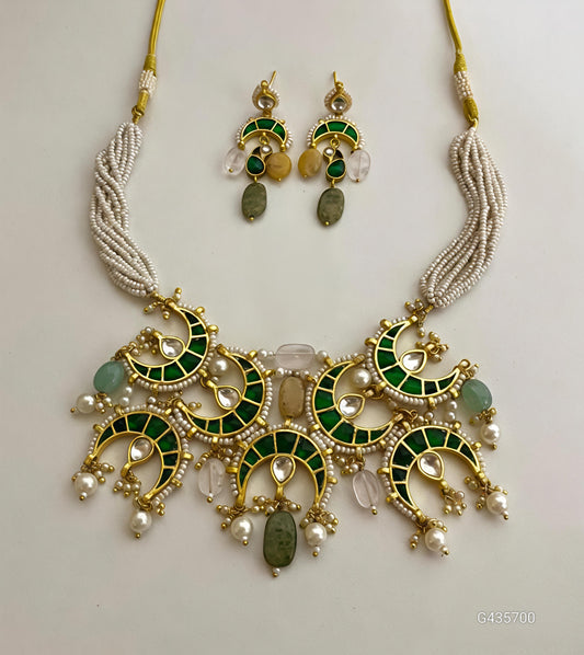 The Hira Emerald Crescent Necklace Set-G356300