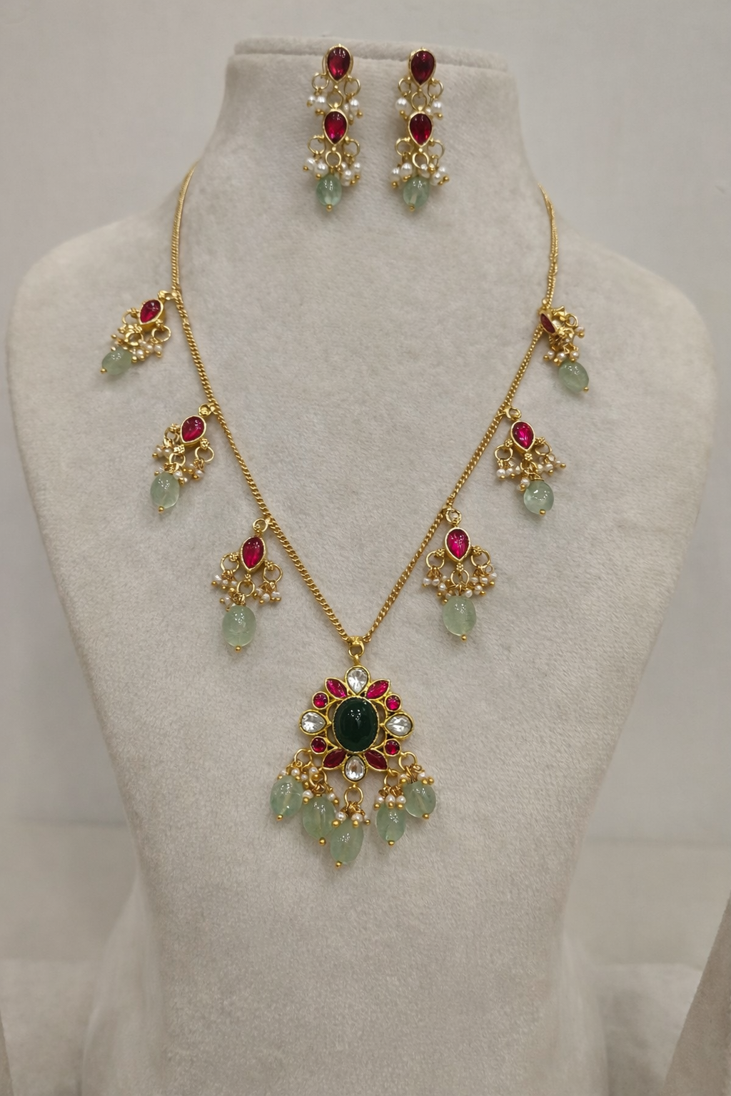 Elegant Jadau Kundan Invisible Set