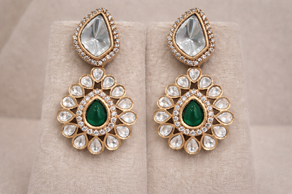 Mossointe Emerald Long Pendant Set