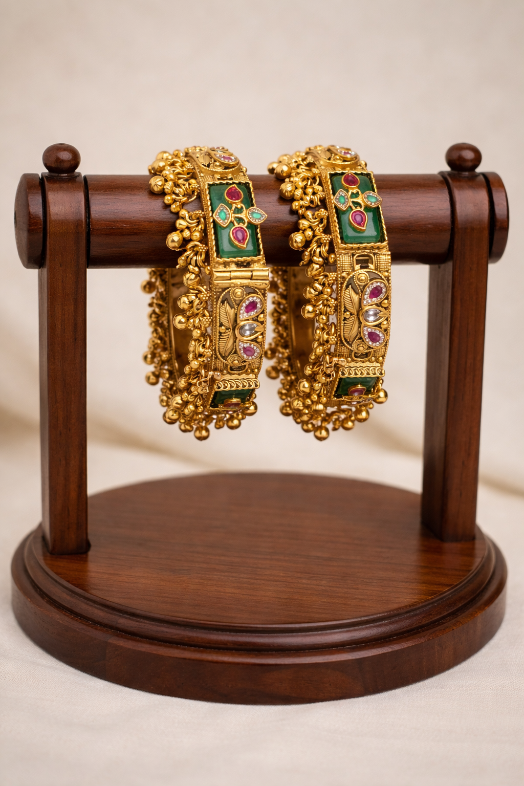Antique Heritage Emerald Kada Bangles(Set of 2)