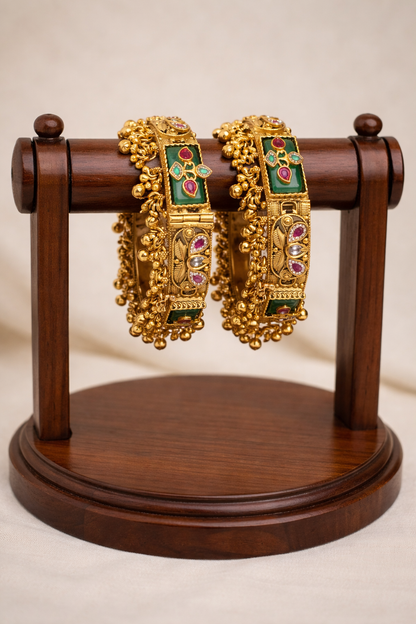 Antique Heritage Emerald Kada Bangles(Set of 2)