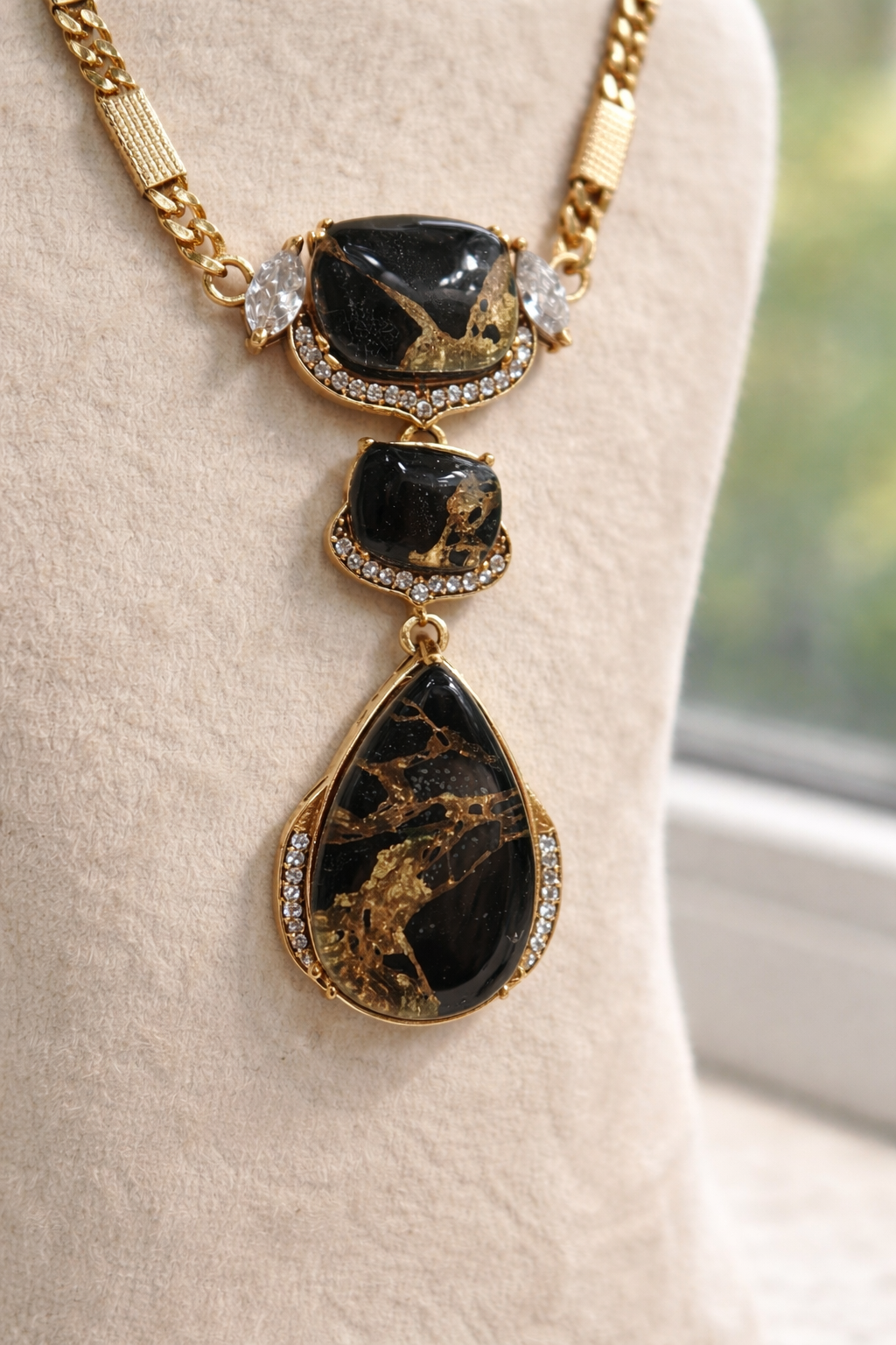 Marbled Black Stone Gold-Tone Pendant Set