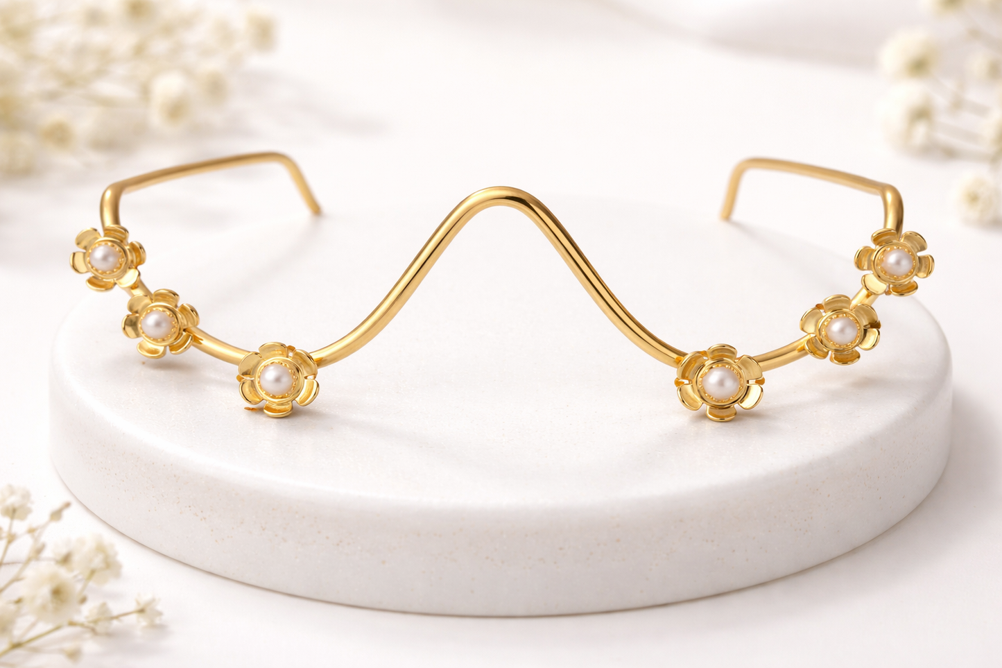 Tiara Pearl-Embellished Gold Facelet-G75550
