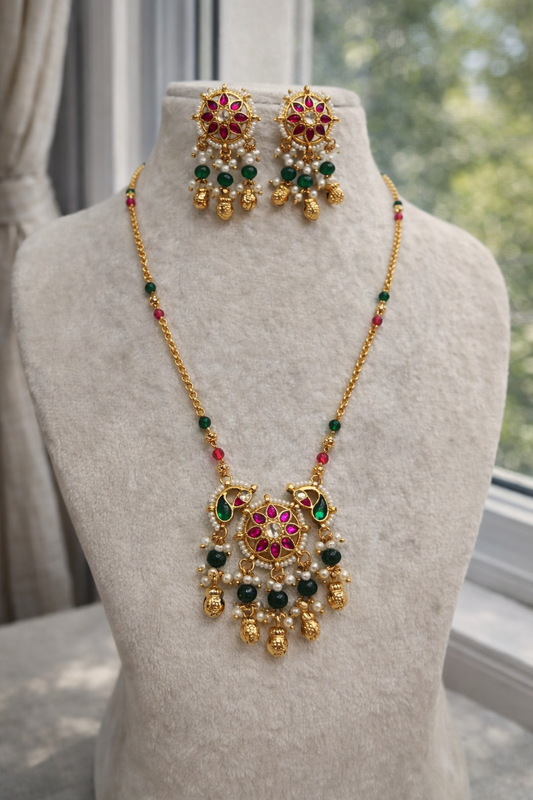 Gold Tone Uncut Polki Finish Pendent Set