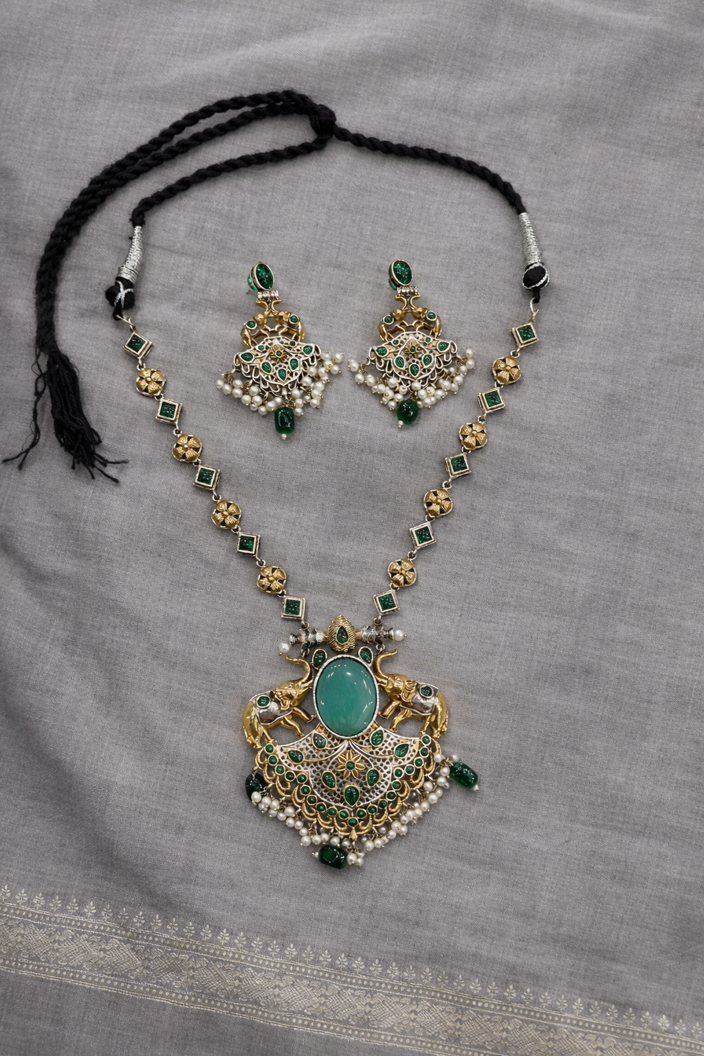 Oxidized Silver & Green Stone Elephant Pendant Necklace Set-G352300