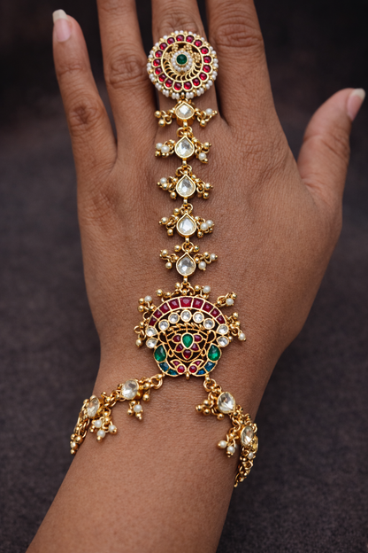Jadau Pachi Kundan Haath Phool Hath Harness-G354300